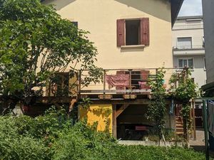 Maison avec jardin: Avril-Août 2026