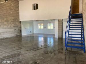 Loue locale artisanale