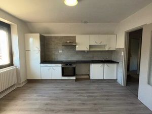 Location appartement T3 - Centre de Rieupeyroux - Parking Privé