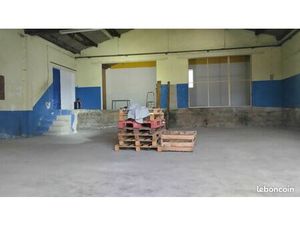 Entrepôt et magasin 260 m²