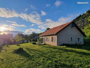 Maison familiale lumineuse 6 pièces – 135 m² habitables sur terrain de 1 500 m² – proche G
