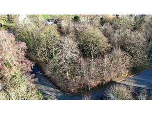 Lot 2 : Terrain à la situation privilégiée