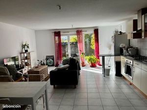 Appartement T3 Duplex ■Grande piece à vivre au rez-de-chaussée avec cuisine équipée ■A l é