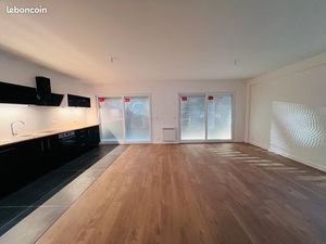 Loue grand appartement neuf