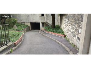 Garage box quartier gare proche entrée Transilien N métro ligne 15