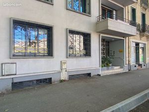 Local Professionnel sur Axe passant