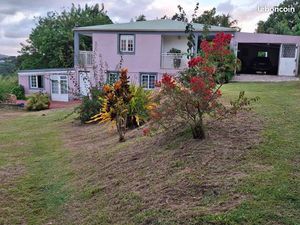 Location: Haut de villa à Sainte-Marie – Vue panoramique sur Trinité et Sainte-Marie ?
