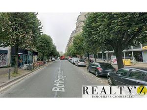 Local commercial 241 m²