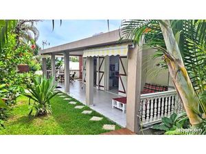 Maison T9 très bon état  quartier calme au bourg des trois Ilets