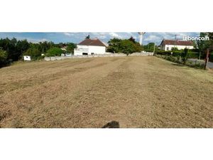 Vends 2 terrains constructibles de 1500m2 saint Angel limite montluçon