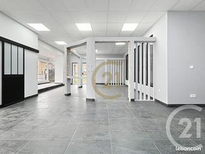 Local commercial 179 m²