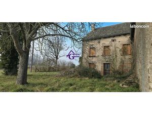 Maison ancienne 80 m² à restaurée■salon  cuisine  cellier  cave■A l'étage 3 chambres  sall