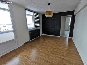 Appartement 70 m² avec loggia et vue dégagée – Quartier calme à Golbey