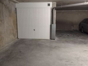 BOX / GARAGE face RER Robinson 13m2