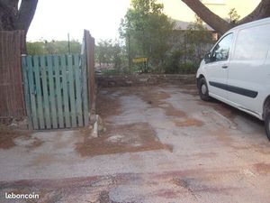 EMPLACEMENT de PARKING / HYERES PORT