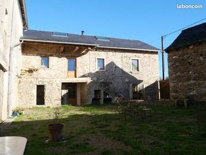 Corps de ferme  maison et grange  rénovation écologique et autonomie énergétique