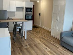 Apparemment à vendre