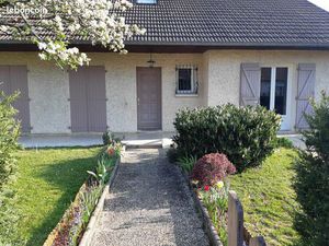 MAISON A LOUER au CENTRE de SAINT-VIT