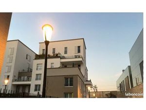 Particulier vend un joli 2 pièces récent sur Stains Mairie. Excellente performance énergét