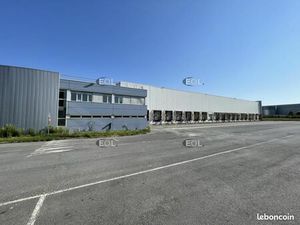 Local industriel 7 986 m²