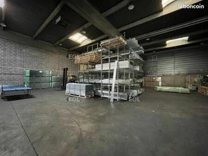 Local d'activité 875 m²