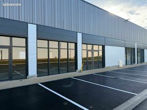 Local commercial 220 m² LE THILLAY