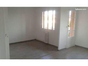 Appartement 4 pièces env. 70 m2 balcons et vue sur la cité