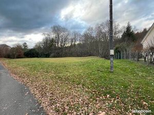 Terrain 1 560 m² Gumond