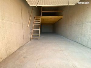 Garage Box Double avec mezzanine de stockage