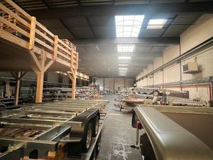 Local industriel commercial