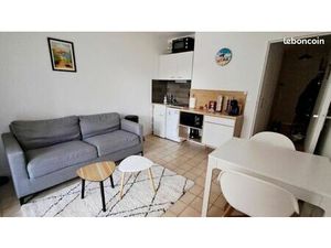 T2 – 24 m² rénové – Résidence La Coudoulière – Six-Fours-les-Plages – Parking privé