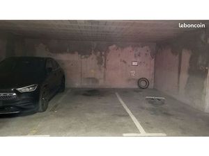 Emplacement de parking les baumes Istres