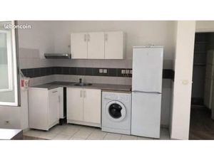 à vendre – studio rénové avec parking sécurisé – rer b à 3 min