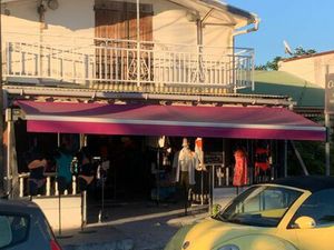 Fond de commerce bourg de sainte Anne