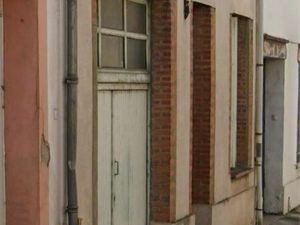 Garage fermé centre village