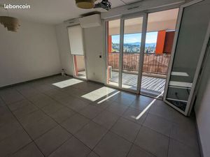 T3 récent (2015) - Entièrement Climatisé - 2 places de parkings