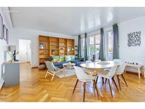 T6 triplex avec grande terrasse rooftop dans quartier vivant