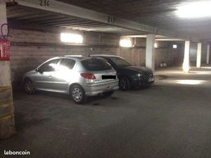 Place parking couverte louée
