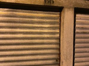 Garage dans propriété sécurisée