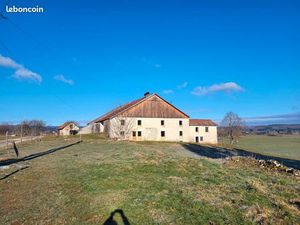 Maison comtoise de 150 m2 habitable  en pleine nature  proche de PLV