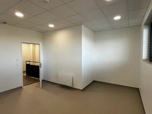 Garage et bureau professionnels à louer – Le Bélieu ZA du Bas de la Chaux