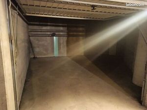 Garage sécurisé 23m² Place de la République