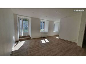 Local 33 m² SAINT GENIEZ D OLT ET D AUBRAC