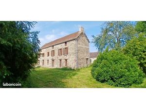 Ensemble de deux maisons en pierre