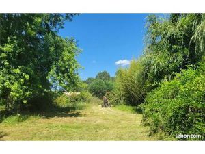 Terrain 881 m² Laruscade