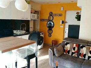 Cannes – La Croix des Gardes | Élégant T2 avec balcon  calme absolu et stationnement excep