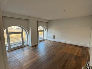 Local professionnel de standing – 85 m² – centre Besançon (Quai Vauban)