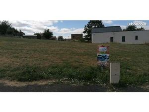 Terrain 1 025 m² Sainte Christine