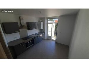 Particulier loue appartement 3 pièces de 80 m² avec garage  balcon et terrasse