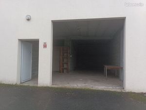 Louer garage + bureau